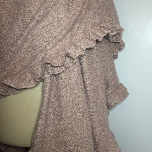 Ruffled Rose Blush Shawl - Picture 7 of 7
